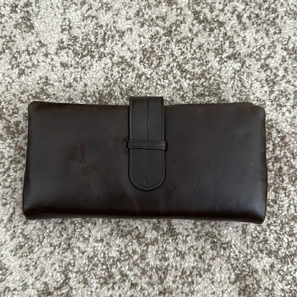 AROMA REVEAL Brown Leather Wallet